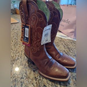 NWT Arial boots style #15845 size 7c